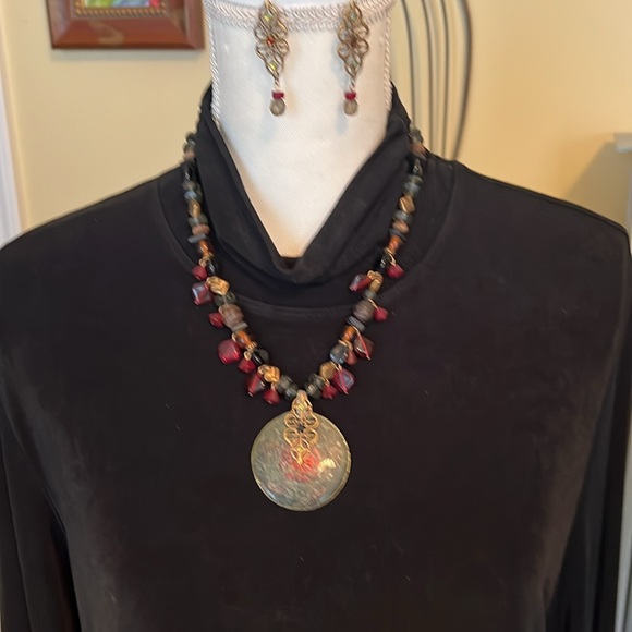 Chicos, green and brown, beautiful earrings, and necklace - Picture 5 of 5